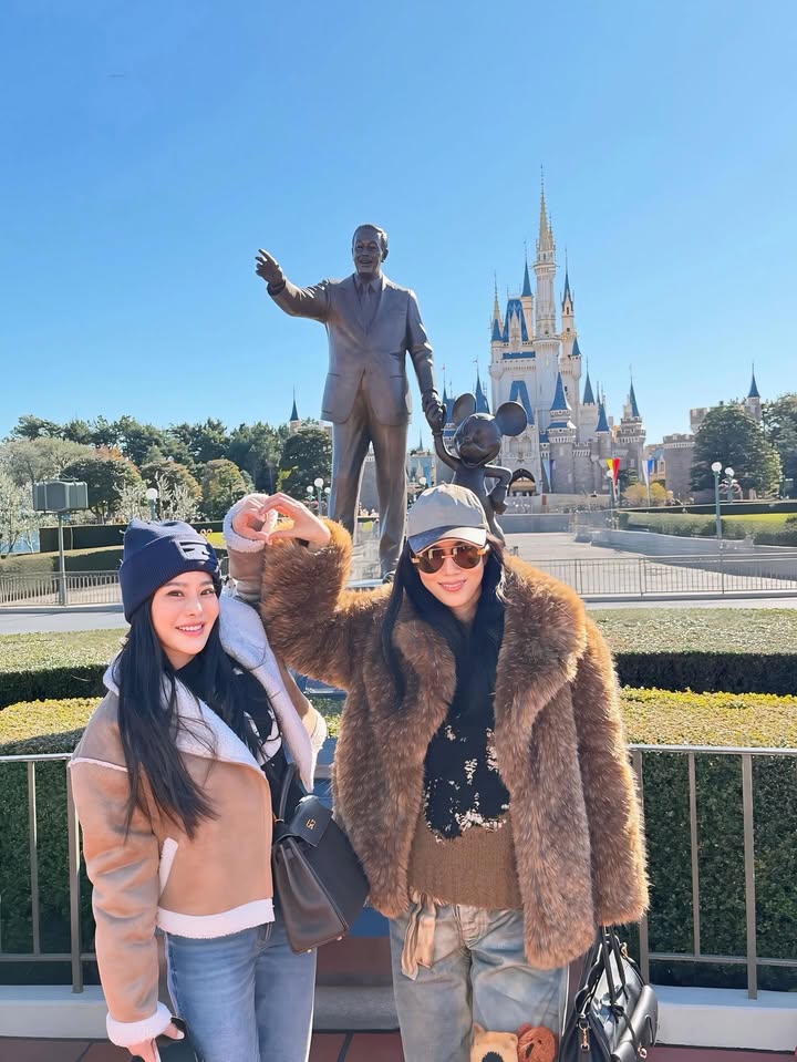 เมย์ เฟื่องอารมย์