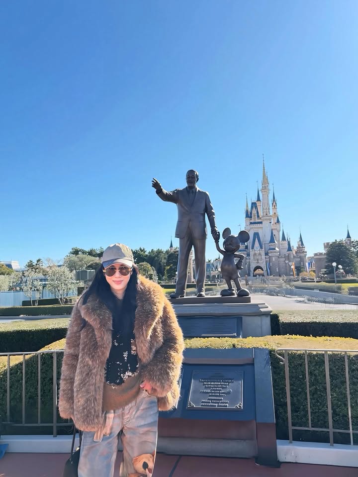 เมย์ เฟื่องอารมย์