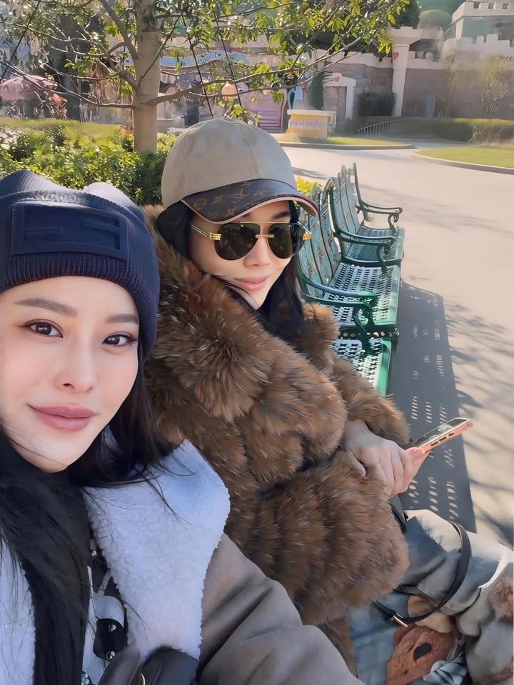 เมย์ เฟื่องอารมย์