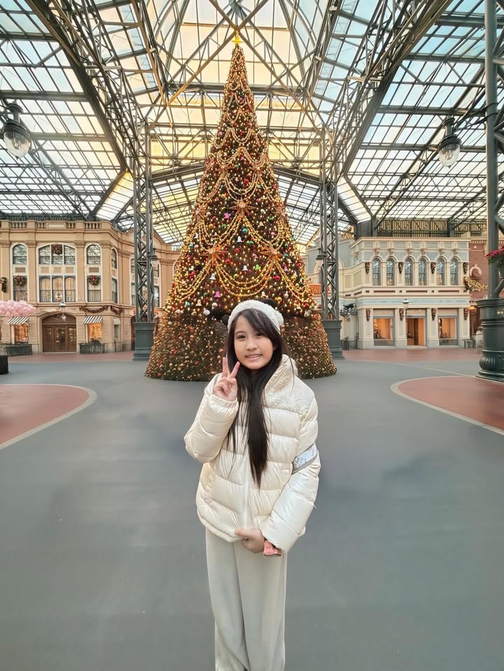 เมย์ เฟื่องอารมย์