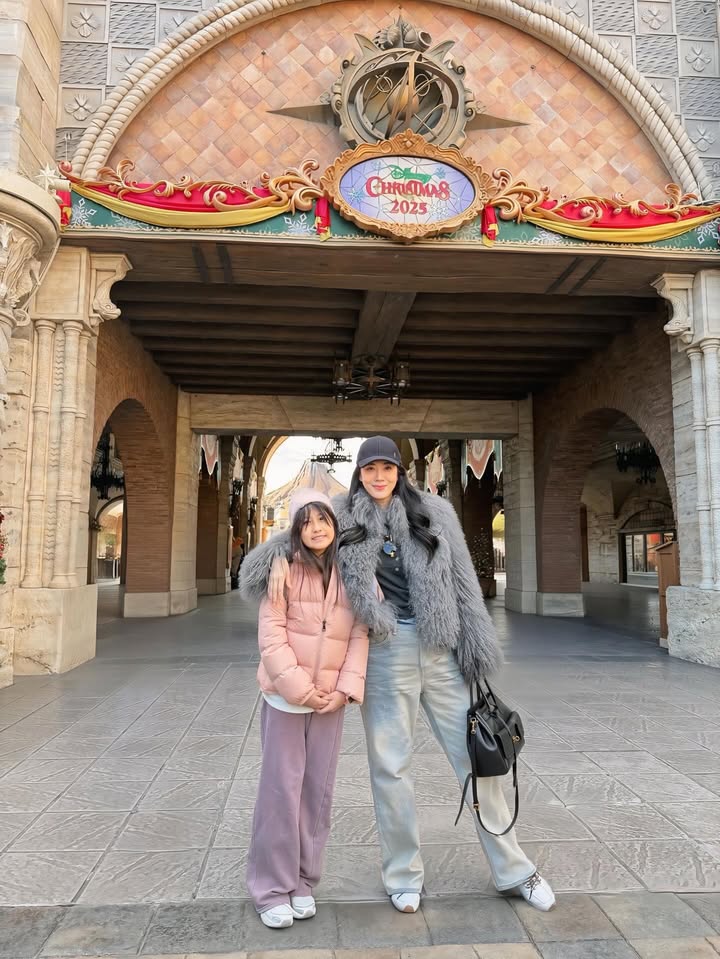 เมย์ เฟื่องอารมย์