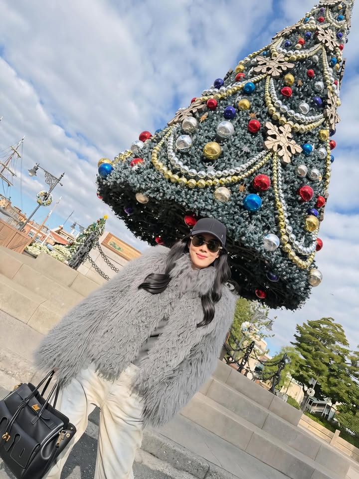 เมย์ เฟื่องอารมย์