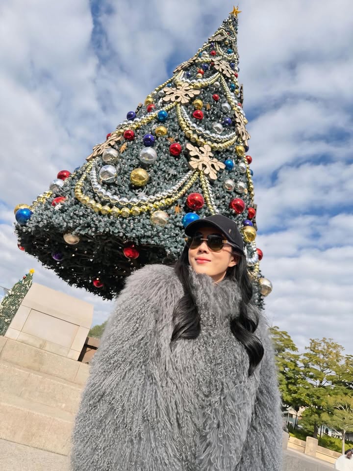 เมย์ เฟื่องอารมย์