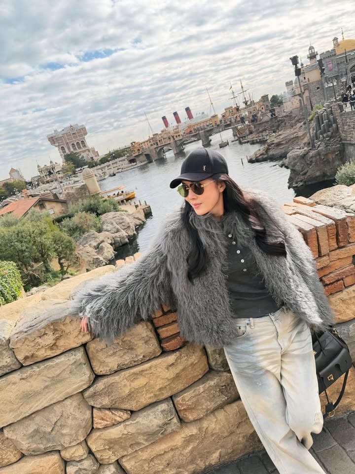 เมย์ เฟื่องอารมย์