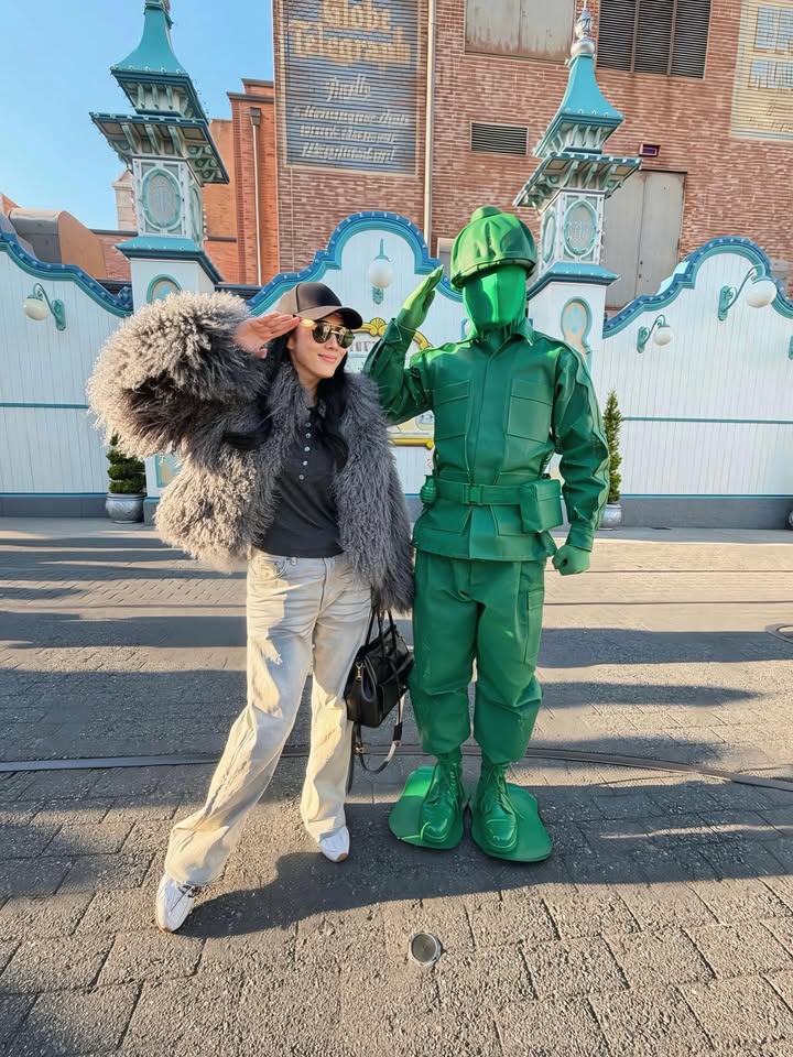 เมย์ เฟื่องอารมย์