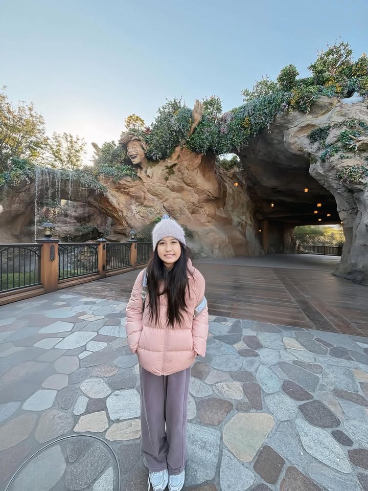 เมย์ เฟื่องอารมย์