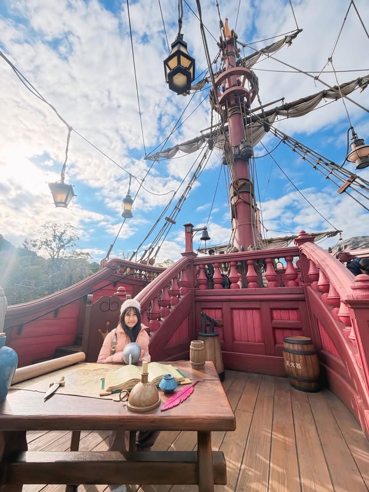 เมย์ เฟื่องอารมย์