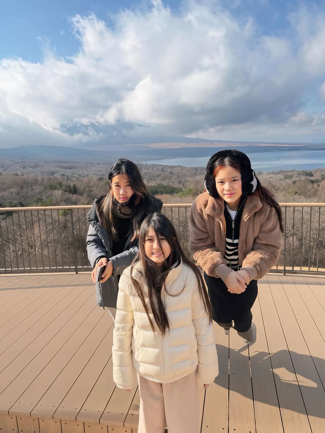 เมย์ เฟื่องอารมย์