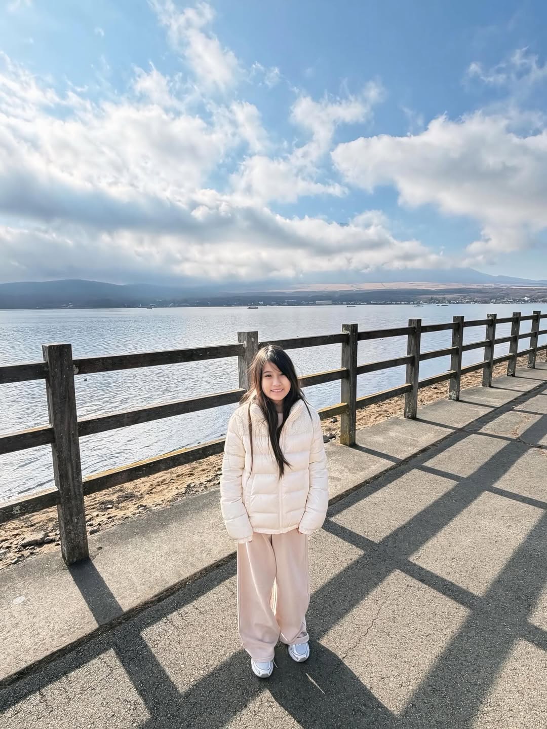 เมย์ เฟื่องอารมย์