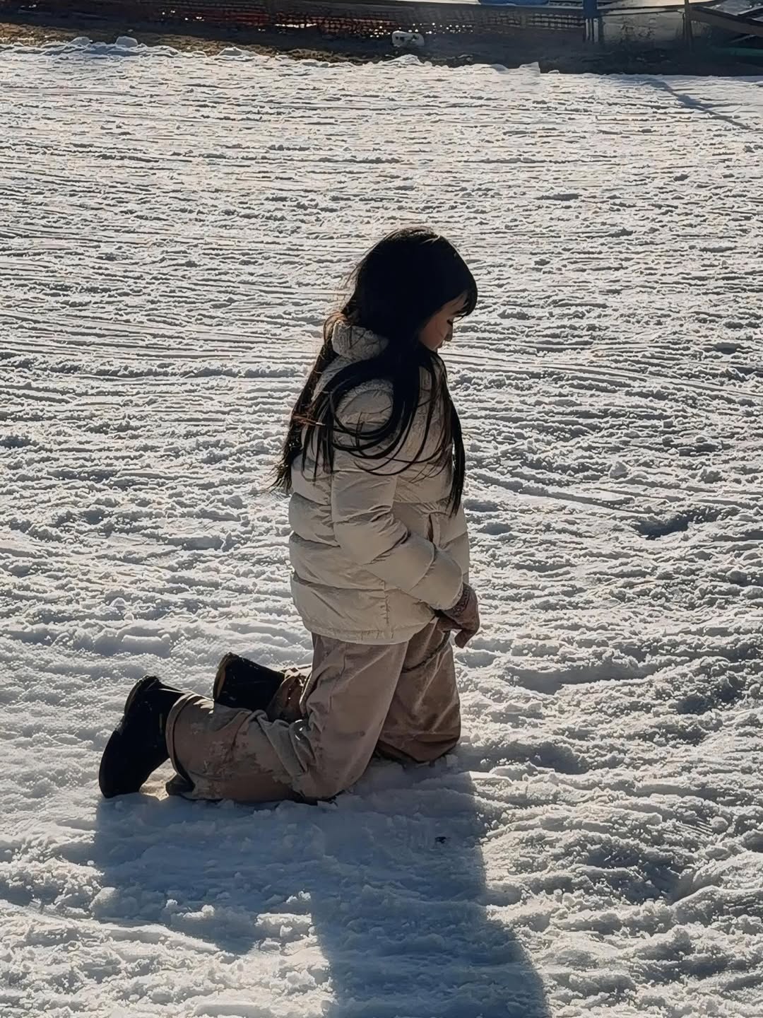 เมย์ เฟื่องอารมย์