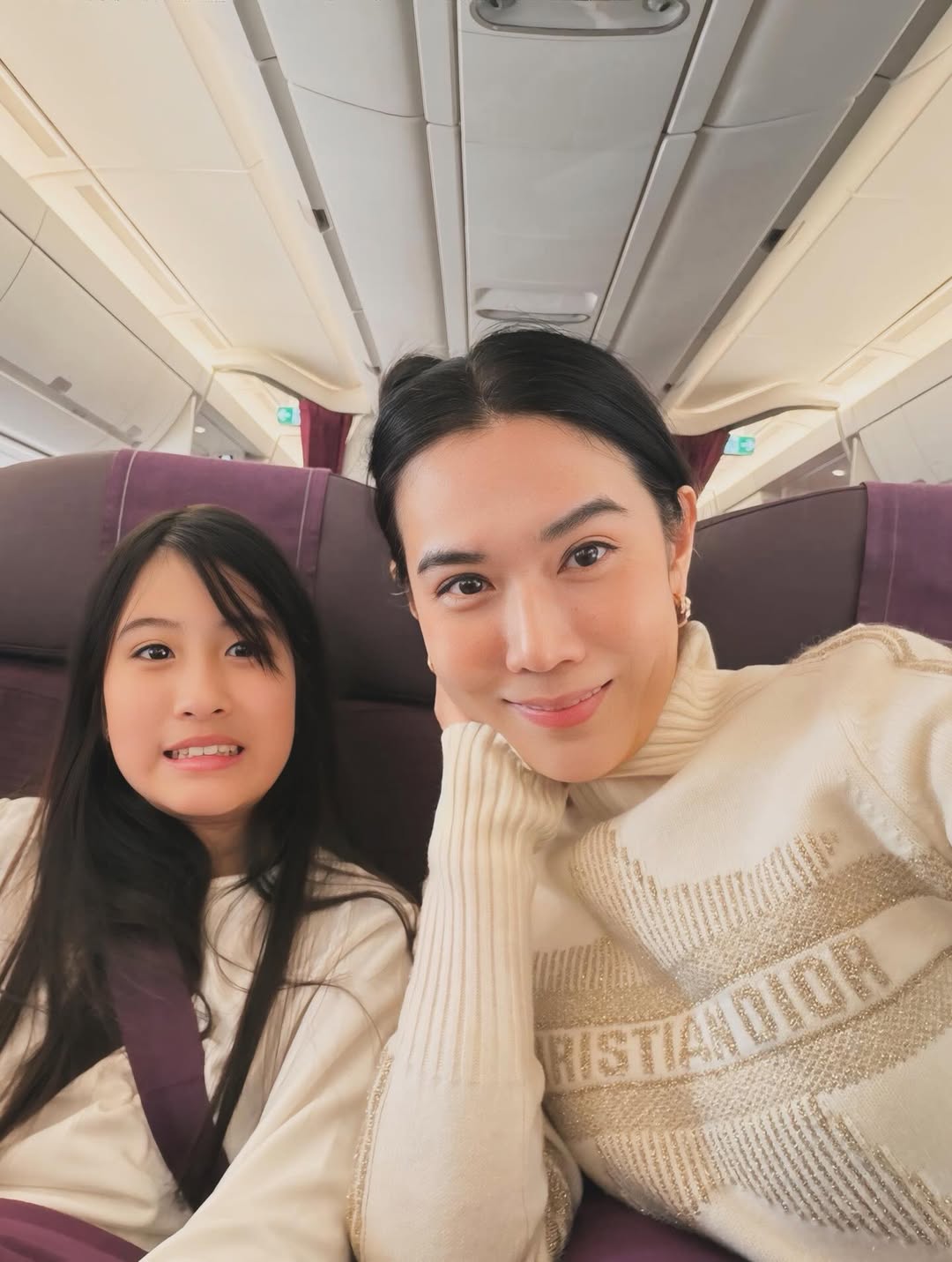 เมย์ เฟื่องอารมย์