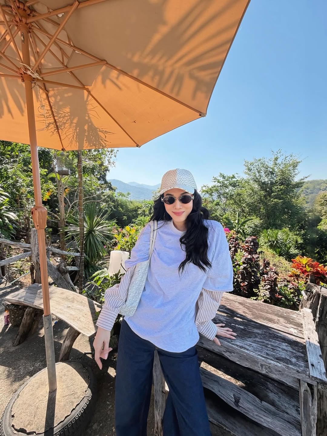 เมย์ เฟื่องอารมย์