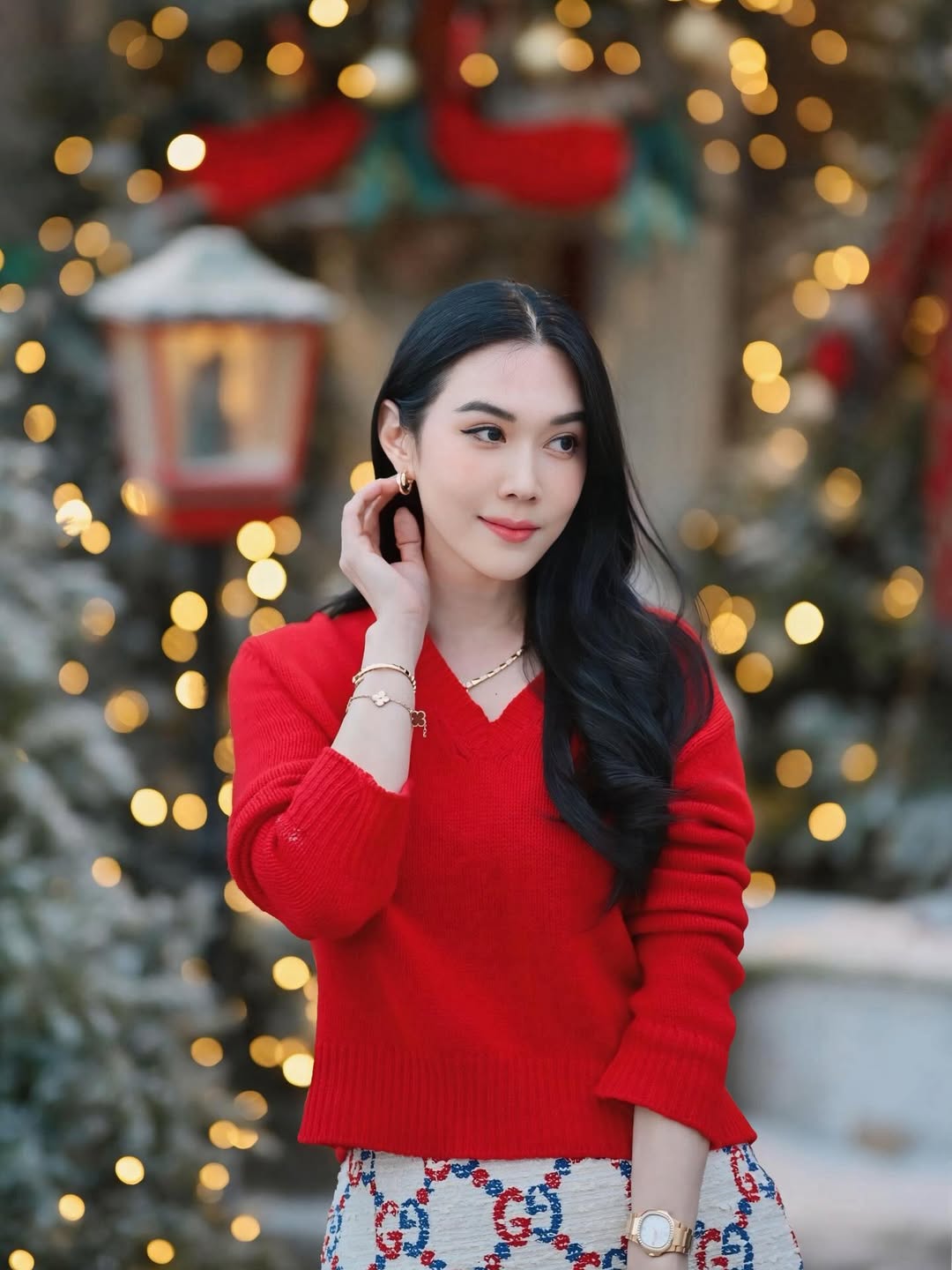 เมย์ เฟื่องอารมย์