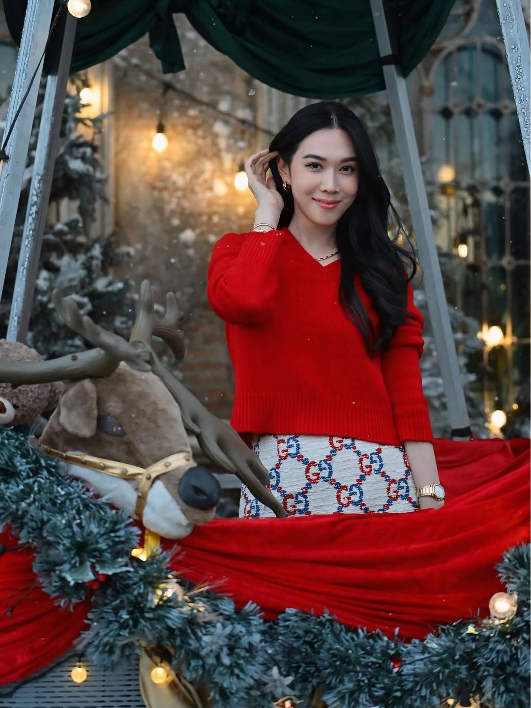 เมย์ เฟื่องอารมย์