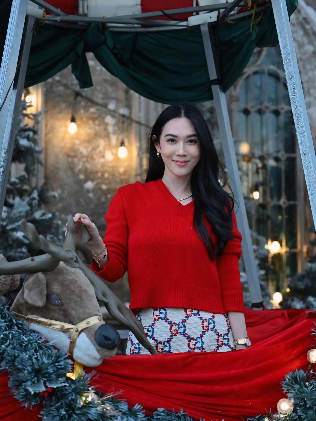 เมย์ เฟื่องอารมย์