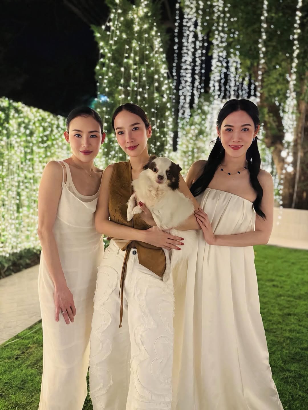 เมย์ เฟื่องอารมย์