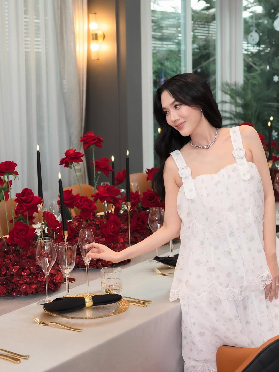 เมย์ เฟื่องอารมย์