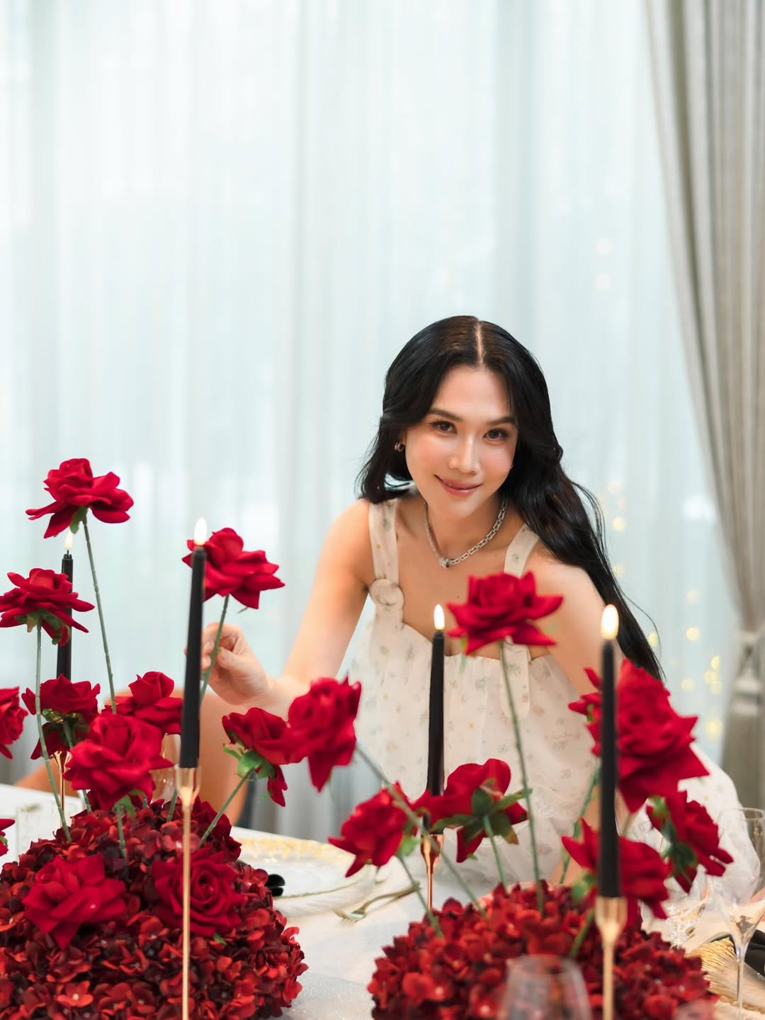 เมย์ เฟื่องอารมย์