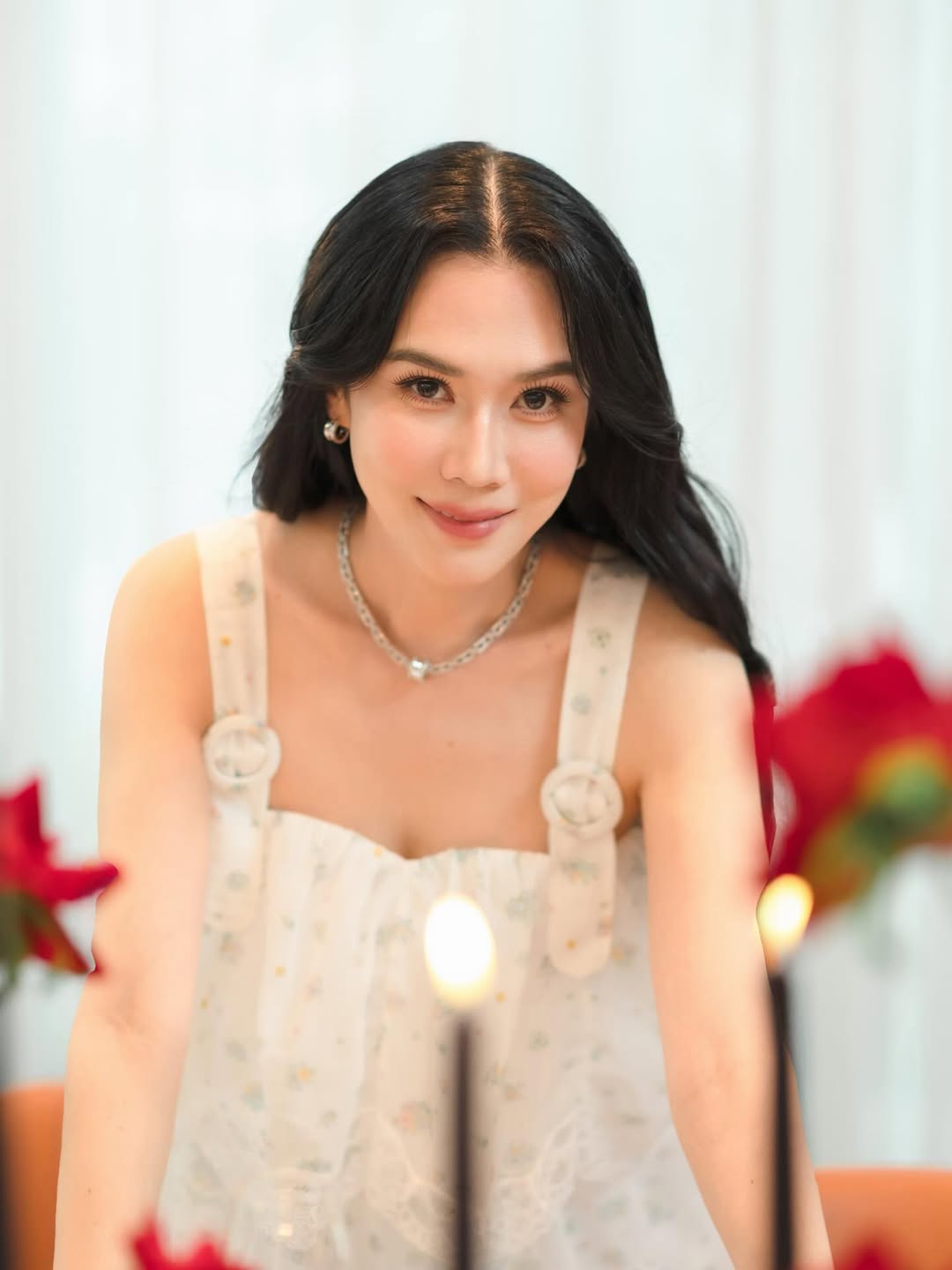 เมย์ เฟื่องอารมย์