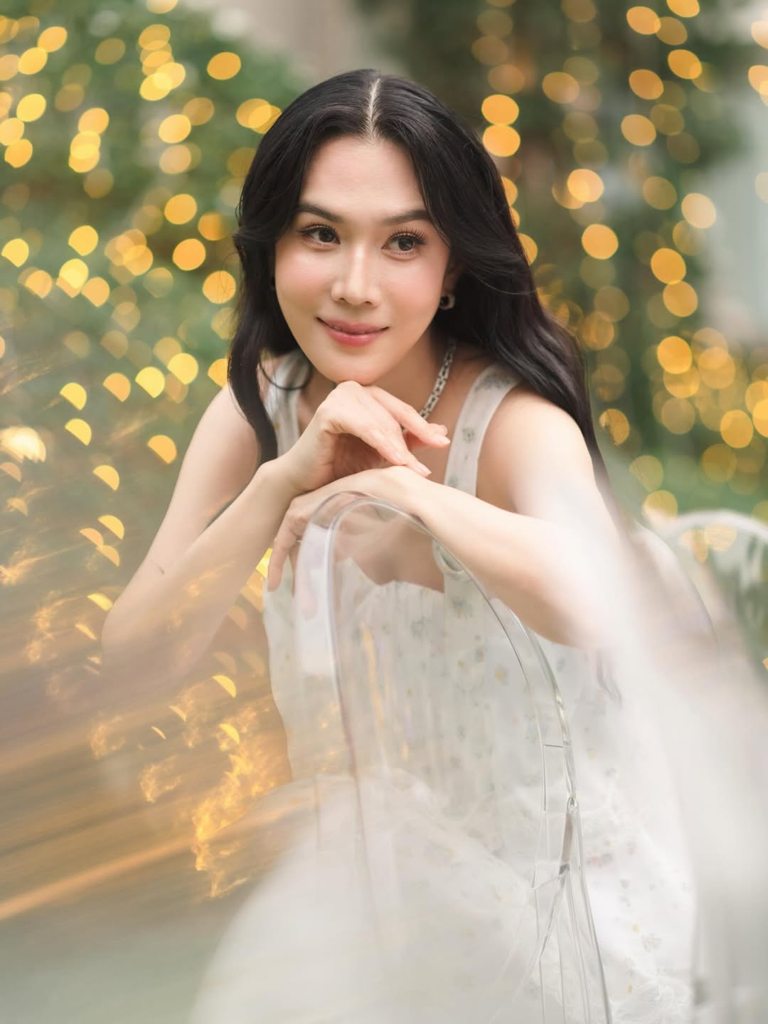 เมย์ เฟื่องอารมย์