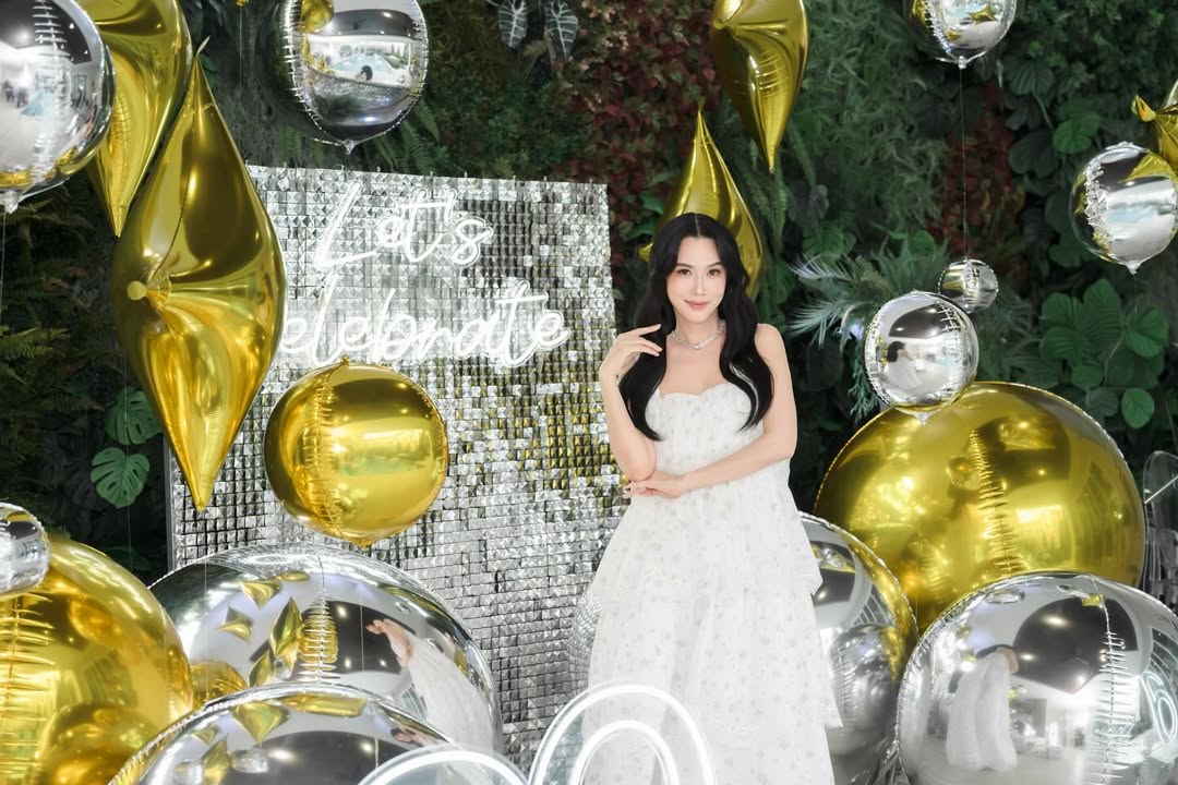 เมย์ เฟื่องอารมย์