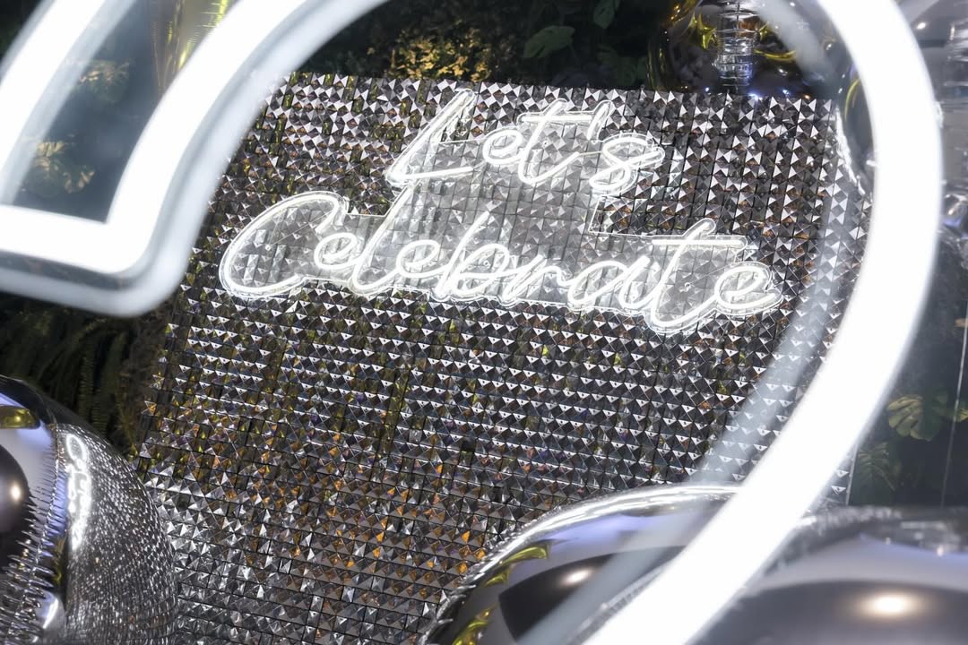 เมย์ เฟื่องอารมย์