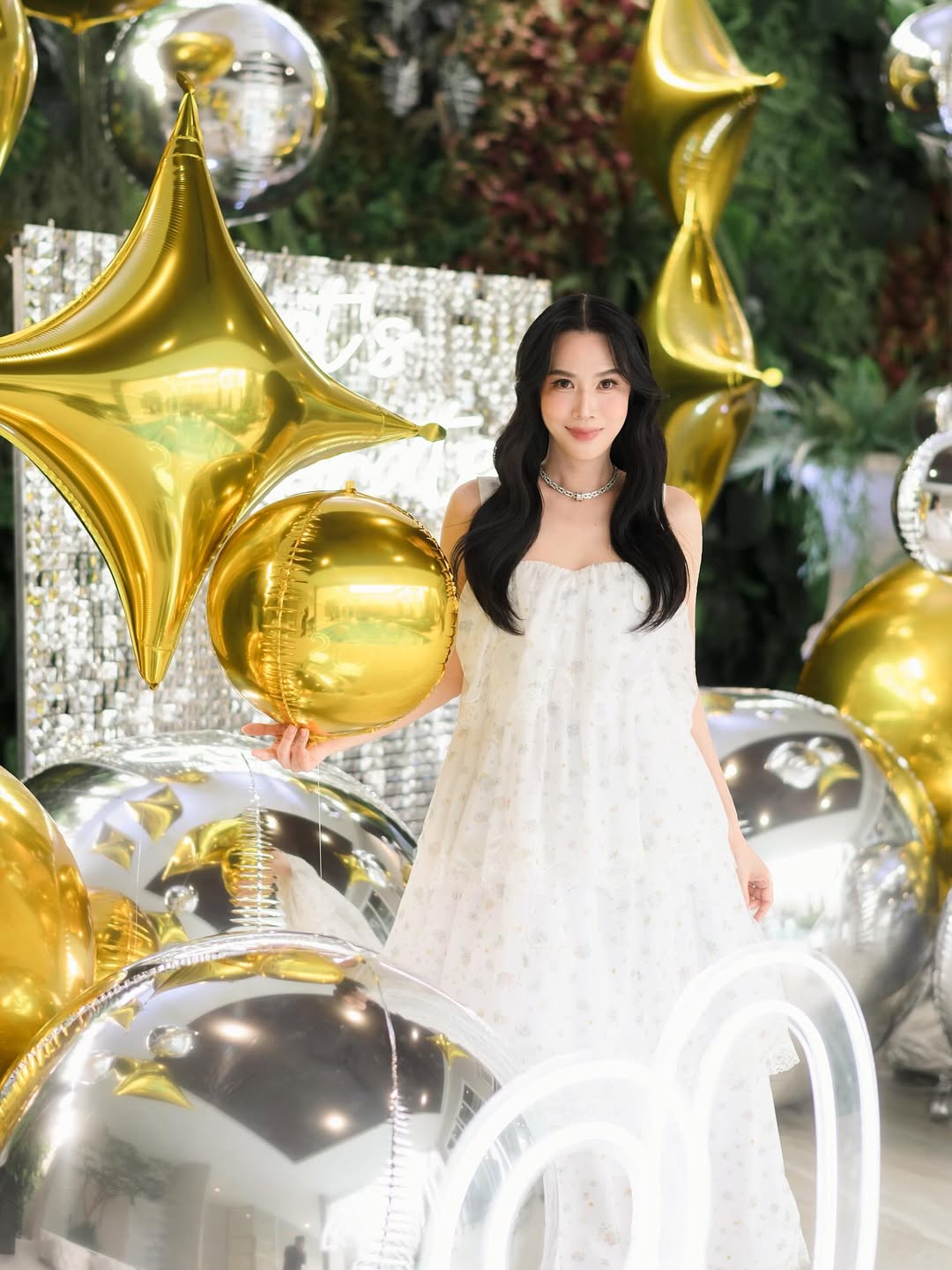 เมย์ เฟื่องอารมย์