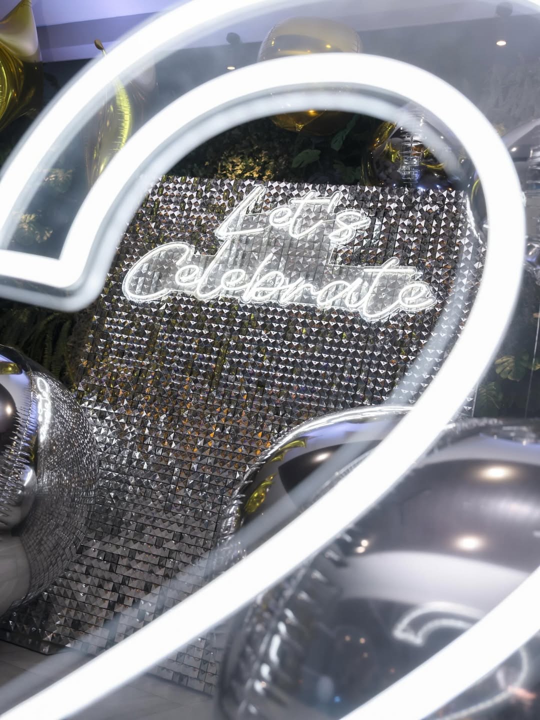 เมย์ เฟื่องอารมย์