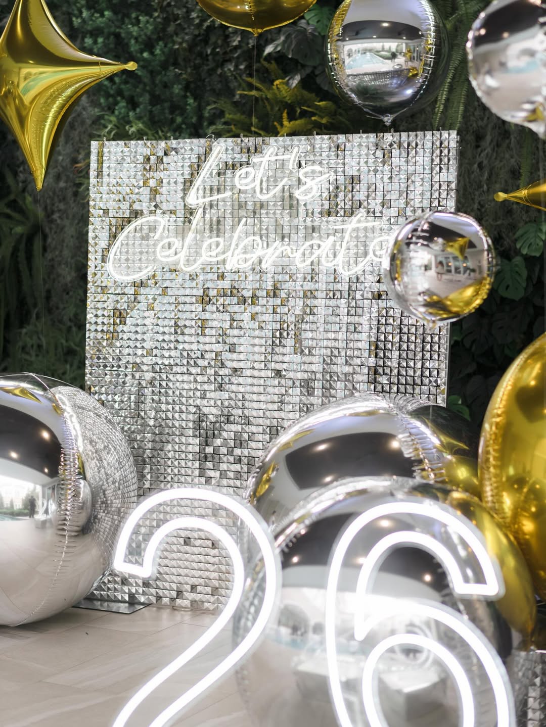 เมย์ เฟื่องอารมย์