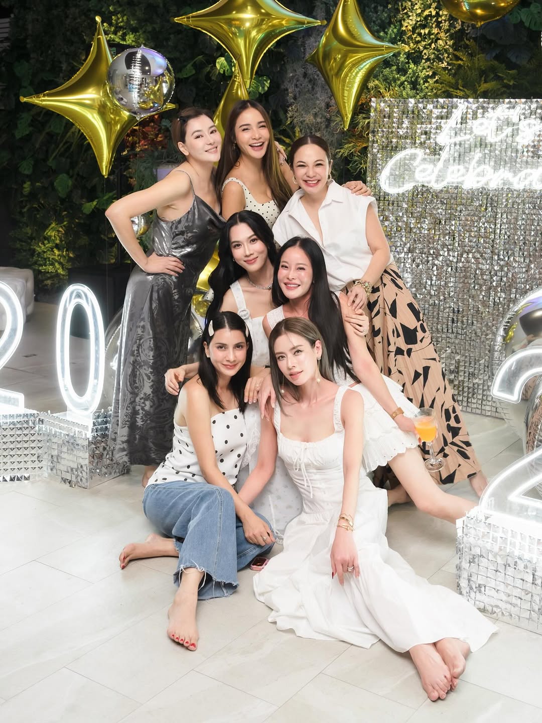 เมย์ เฟื่องอารมย์