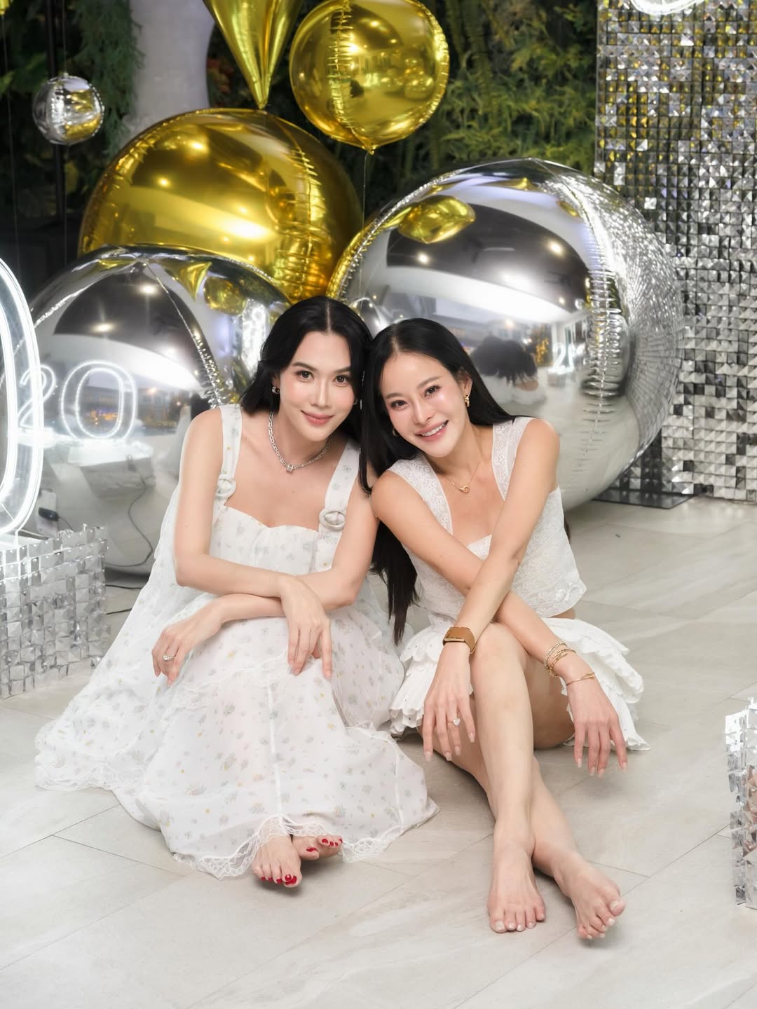 เมย์ เฟื่องอารมย์