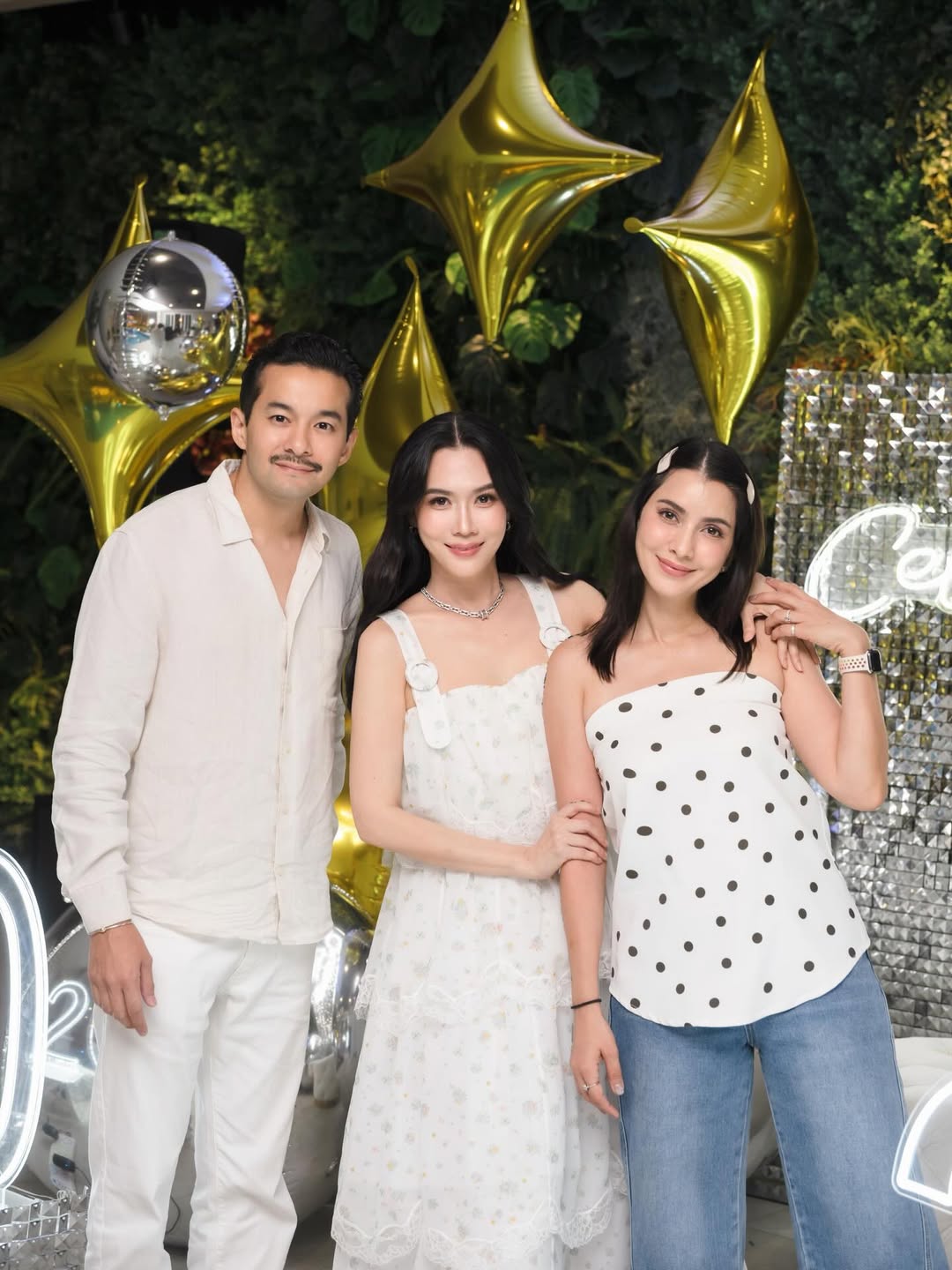 เมย์ เฟื่องอารมย์