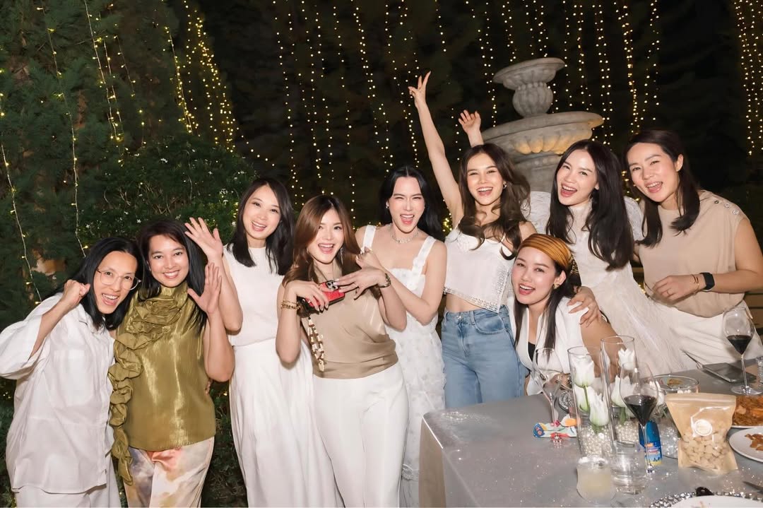 เมย์ เฟื่องอารมย์