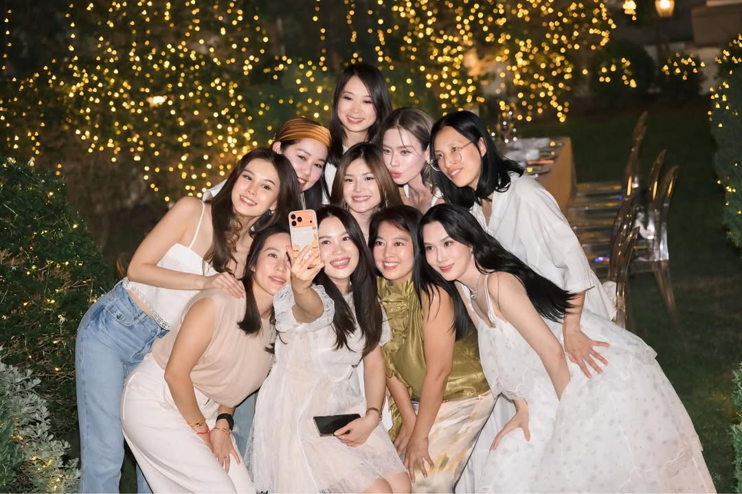 เมย์ เฟื่องอารมย์