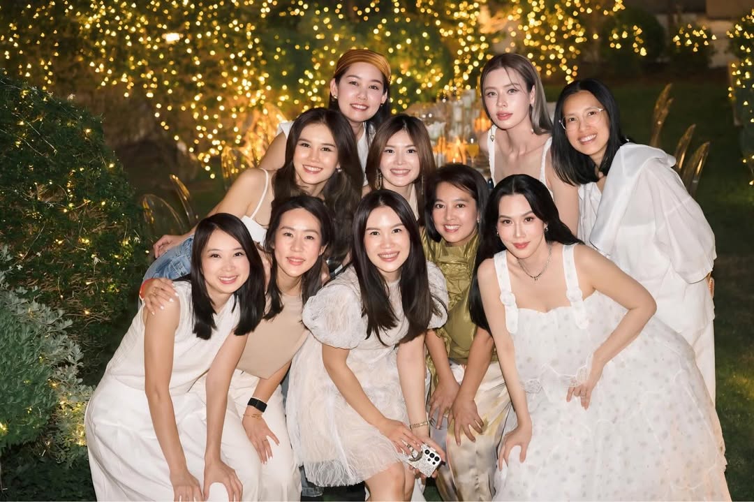 เมย์ เฟื่องอารมย์