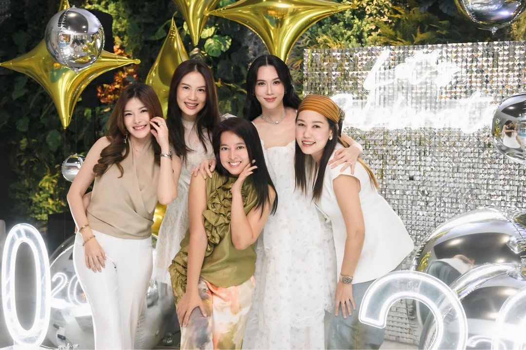 เมย์ เฟื่องอารมย์