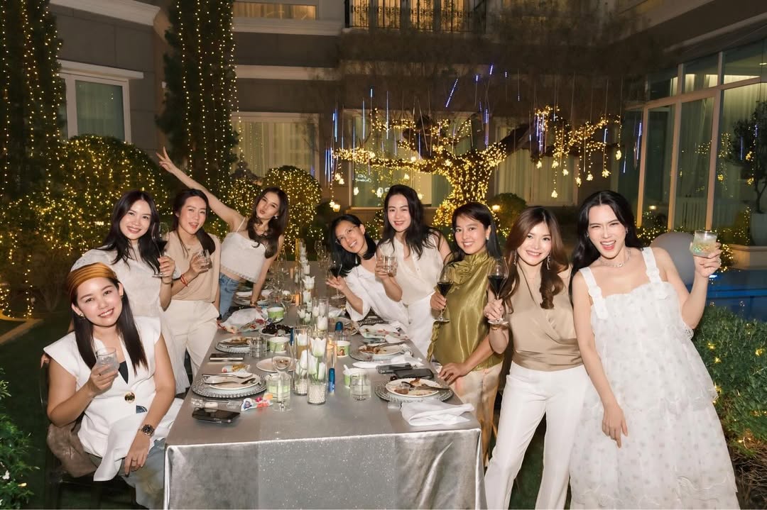 เมย์ เฟื่องอารมย์