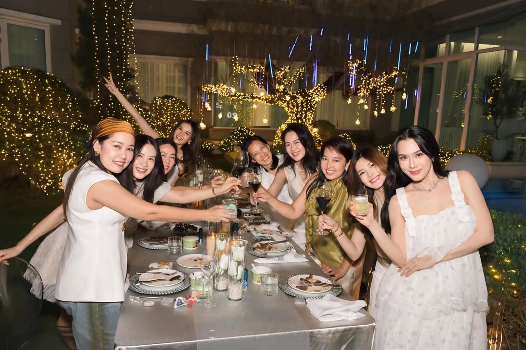 เมย์ เฟื่องอารมย์