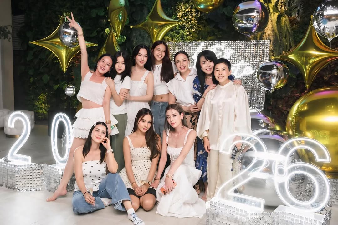 เมย์ เฟื่องอารมย์