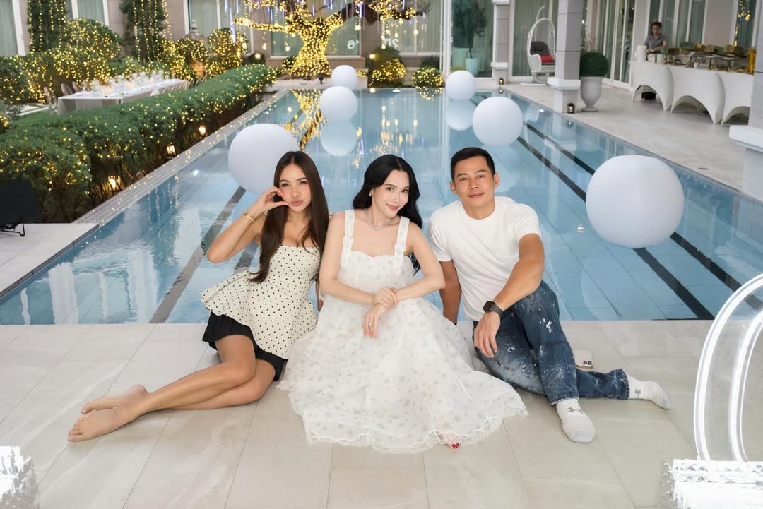 เมย์ เฟื่องอารมย์