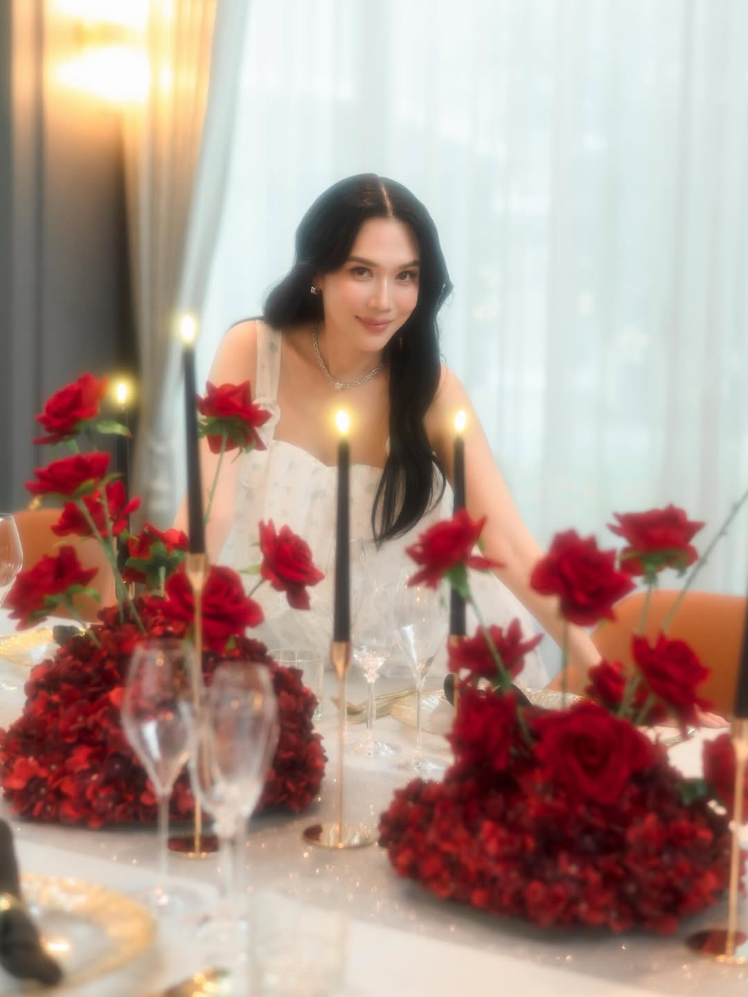 เมย์ เฟื่องอารมย์