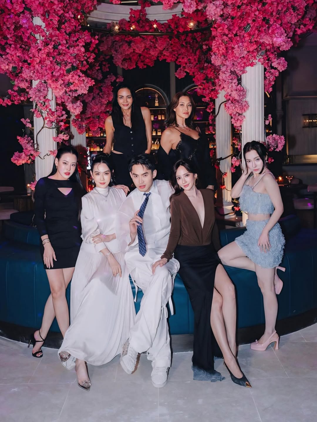 เมย์ เฟื่องอารมย์