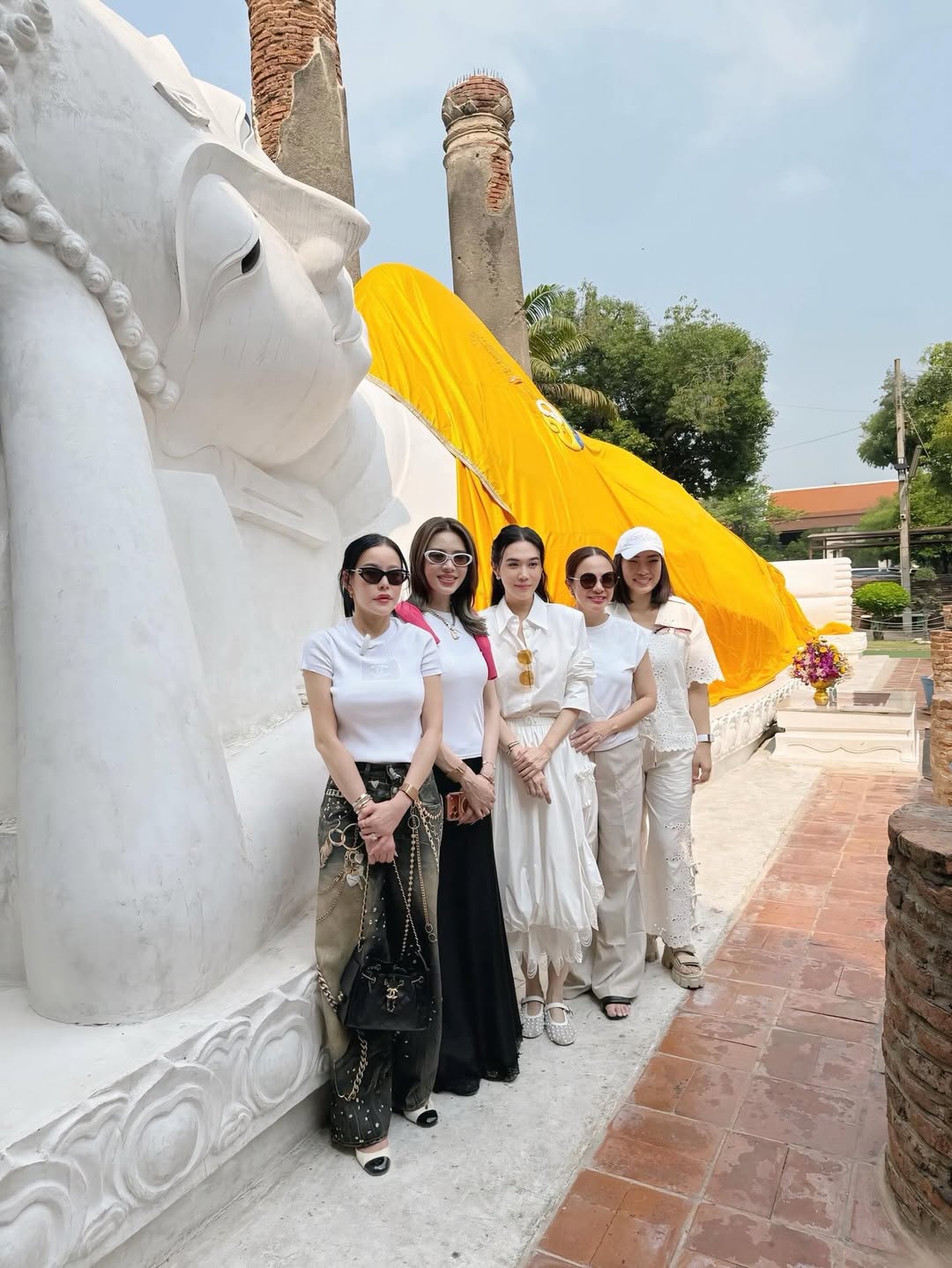 เมย์ เฟื่องอารมย์