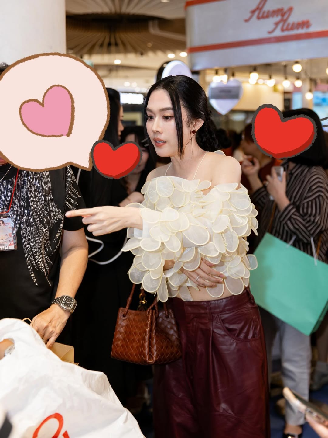 เมย์ เฟื่องอารมย์