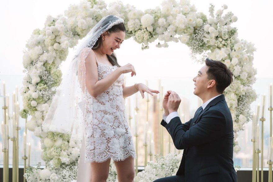 เมย์ เฟื่องอารมย์