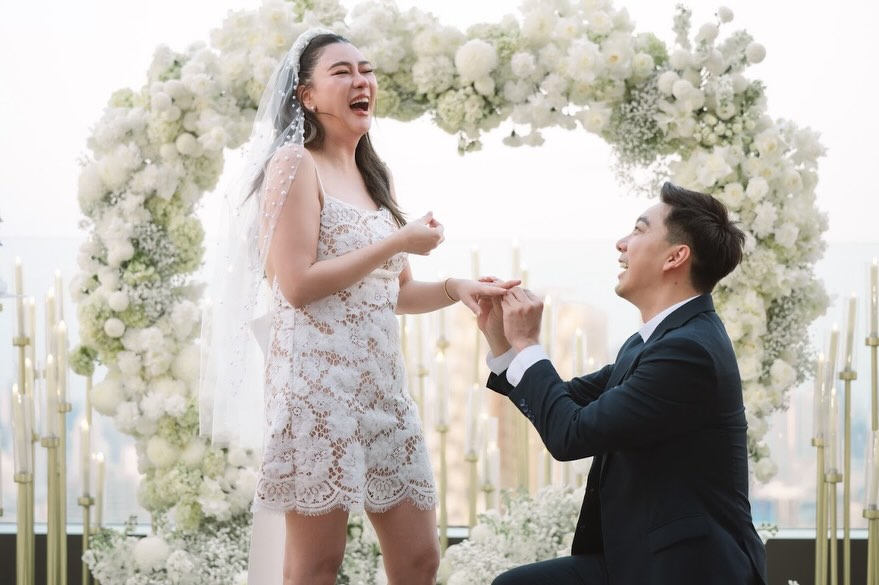 เมย์ เฟื่องอารมย์