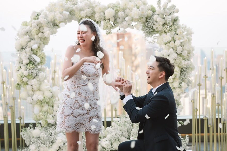 เมย์ เฟื่องอารมย์