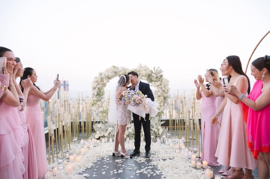 เมย์ เฟื่องอารมย์