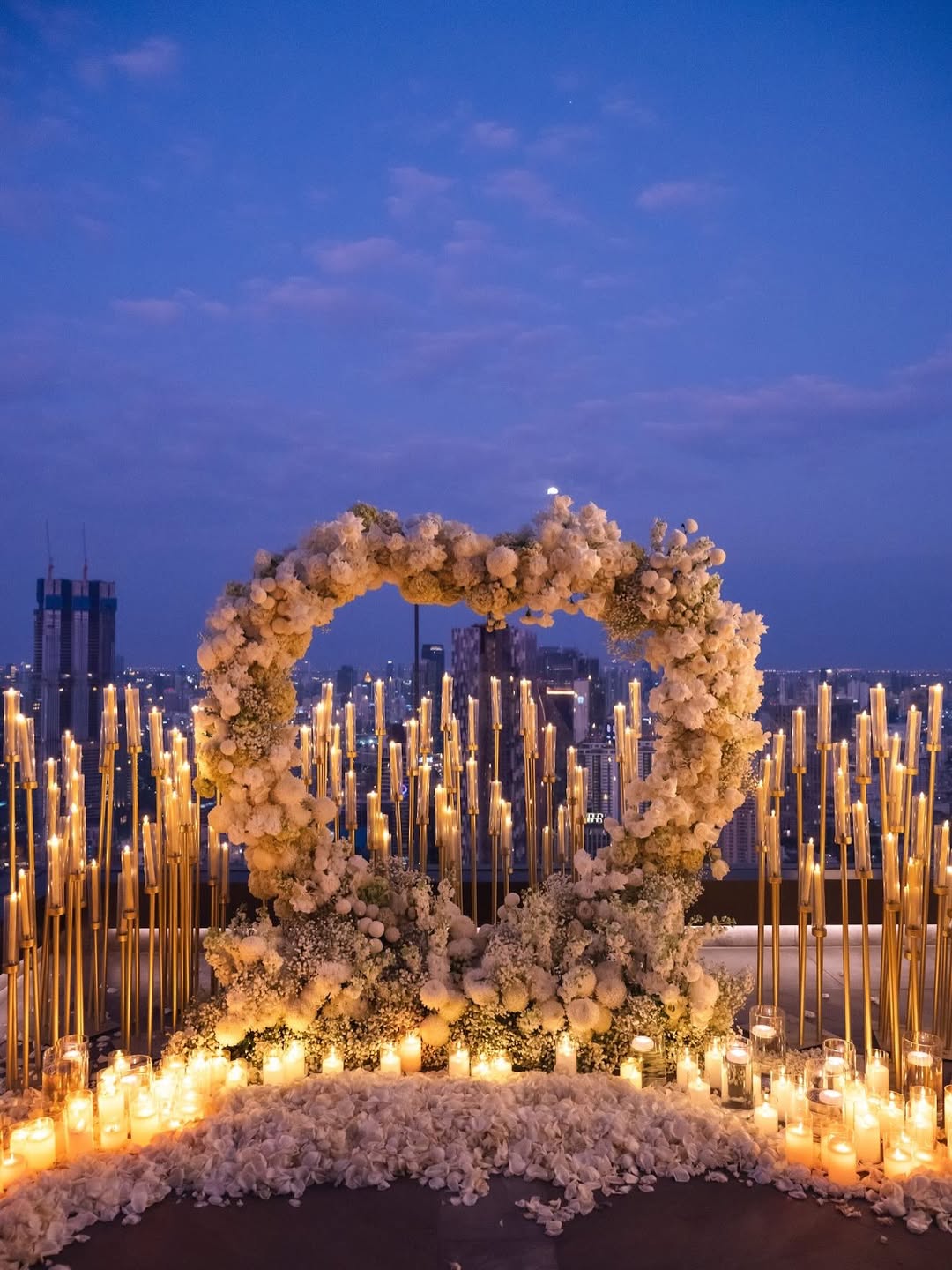 เมย์ เฟื่องอารมย์