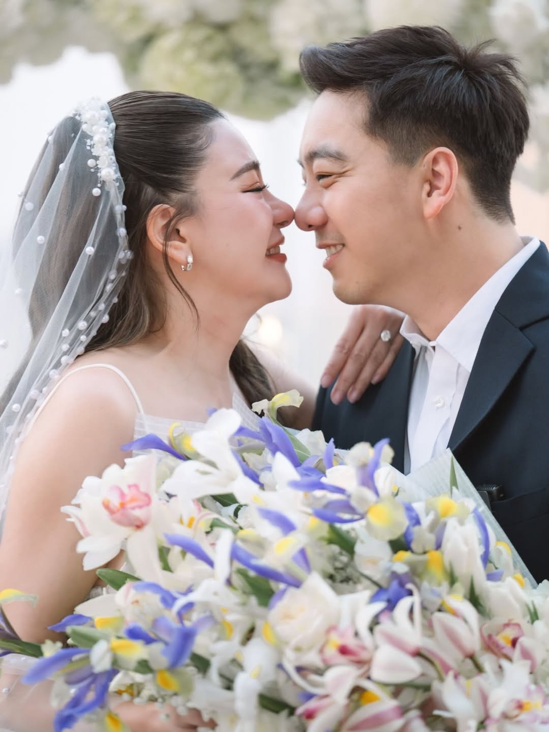 เมย์ เฟื่องอารมย์